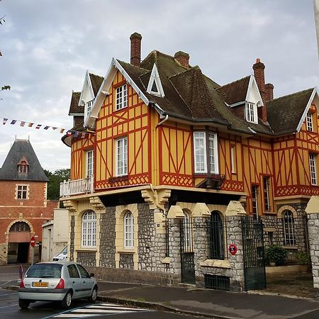 La Porte De Bretagne Peronne  Exterior photo