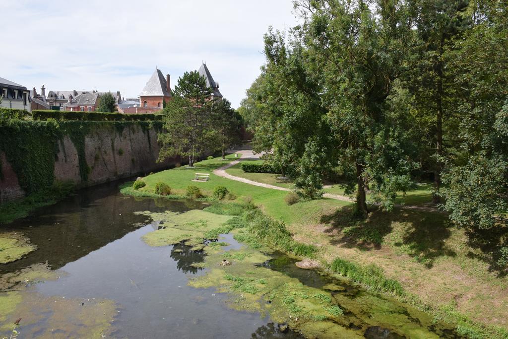 La Porte De Bretagne Peronne  Exterior photo